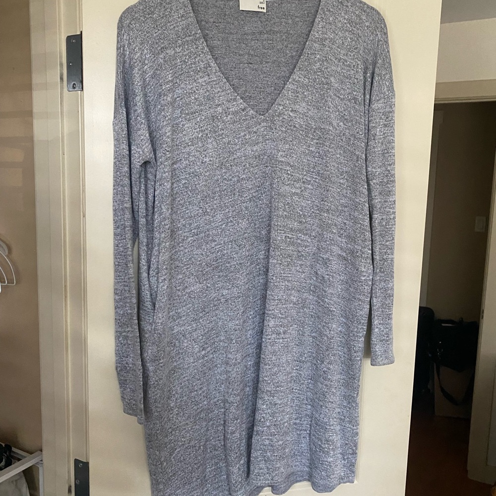 Wilfred Free / Aritzia along Sleeve loose Grey Dress - Like New - with Pockets!